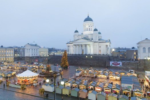 Çocuklara atlıkarınca eğlencesi başladı
